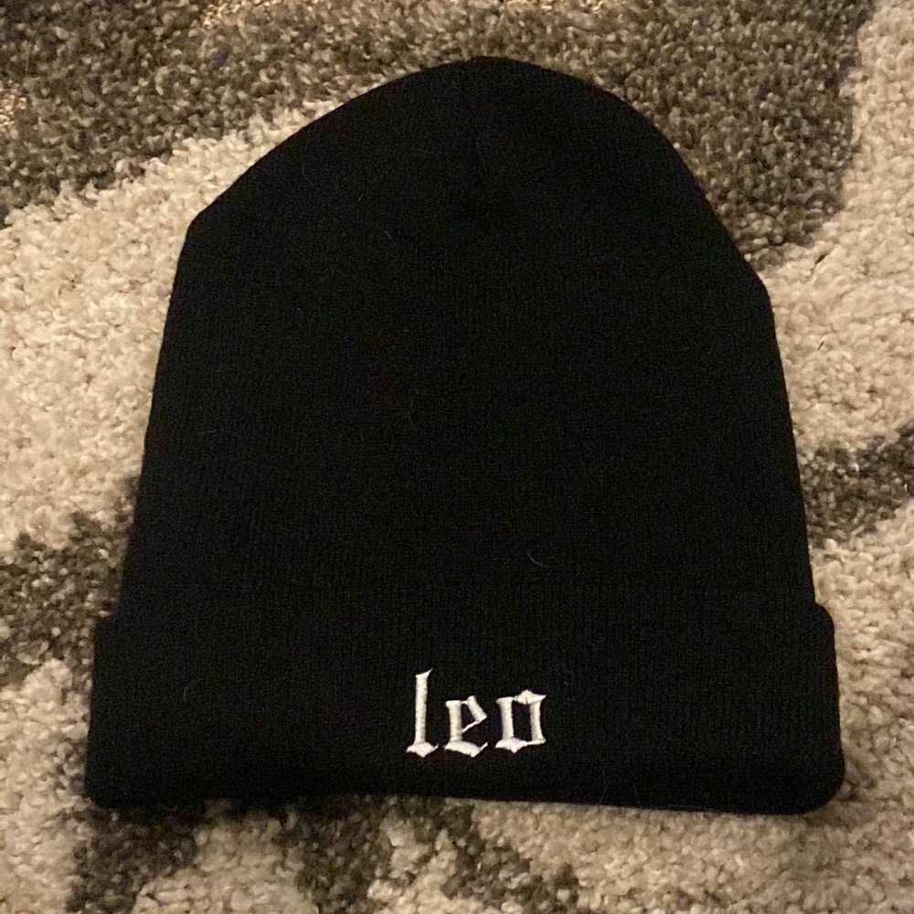 NWOT Black Leo Zodiac Embroidered Cuffed Winter Beanie Hat OS